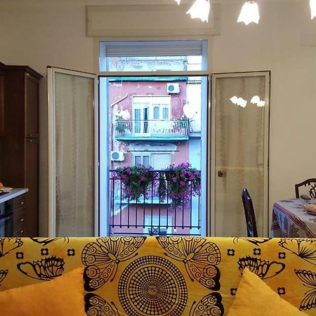Una Casetta Al Centro Di Napoli Экстерьер фото