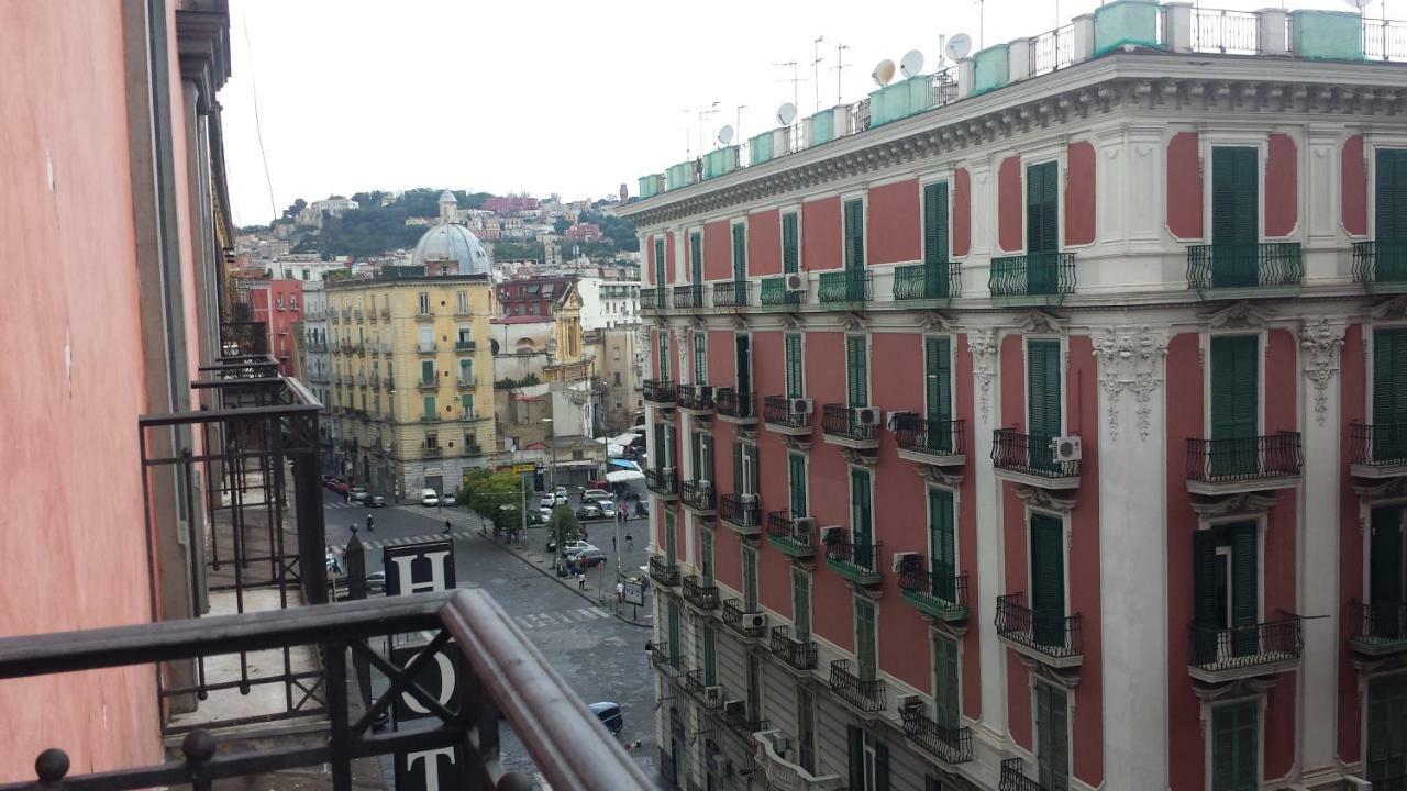 Una Casetta Al Centro Di Napoli Экстерьер фото