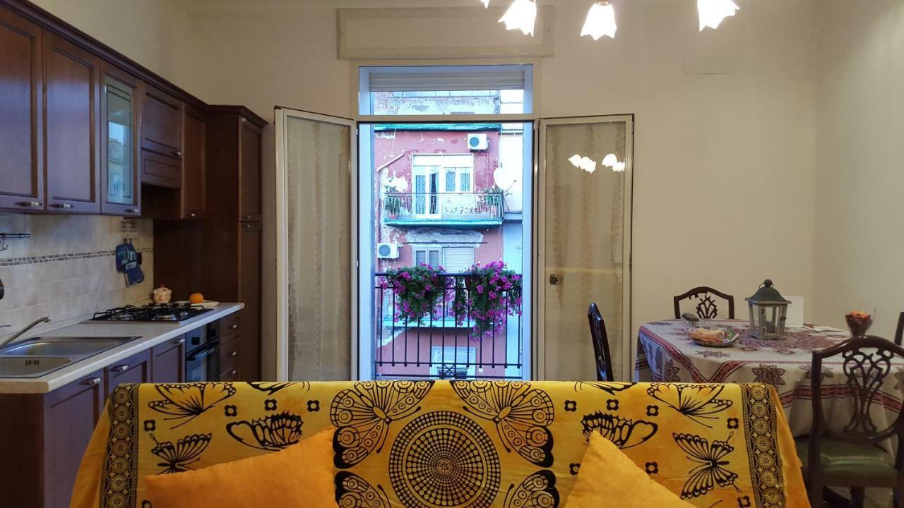 Una Casetta Al Centro Di Napoli Экстерьер фото