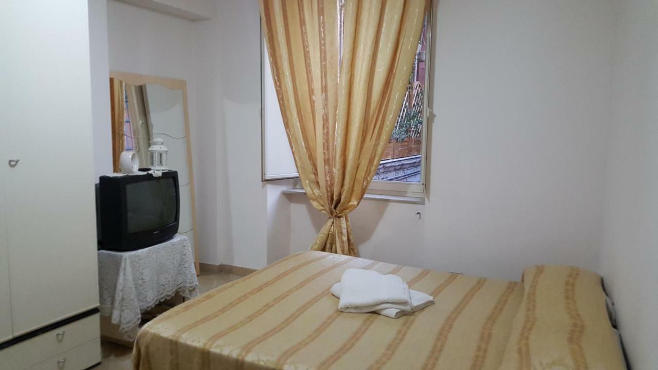 Una Casetta Al Centro Di Napoli Экстерьер фото